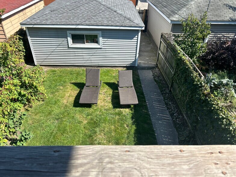 Building Photo - 3249 N Hoyne Ave