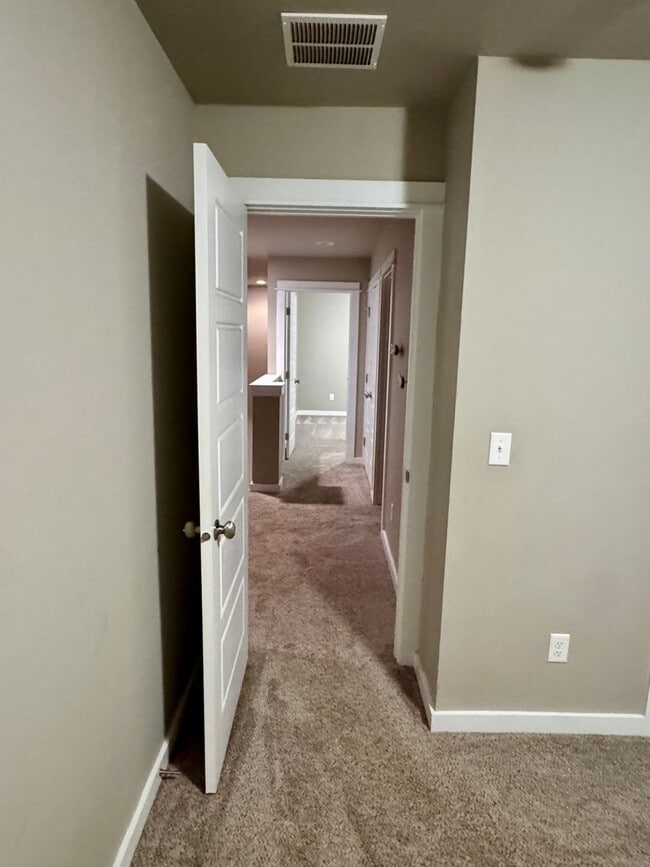 Building Photo - Chic & Comfortable 3-Bed Home in Bozeman’s King Arthur Park