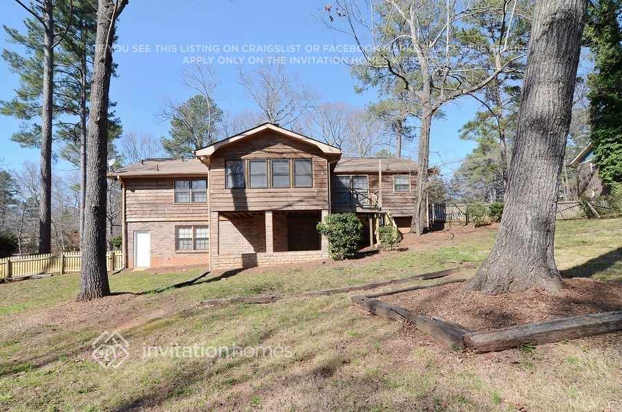 Building Photo - 6212 Shallowford Way