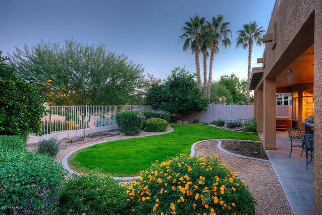 Building Photo - 553 N Kimberlee Way