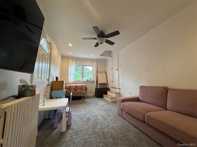 Building Photo - 74 N Elm St