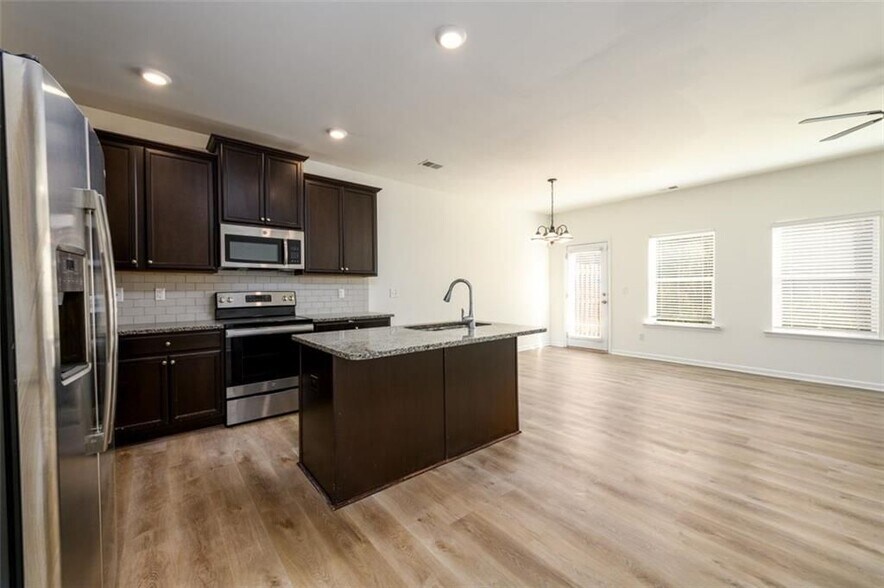 Building Photo - 4950 Elm Brook Dr