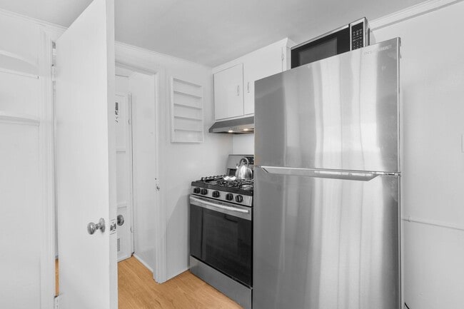 Building Photo - 344 Bonair St