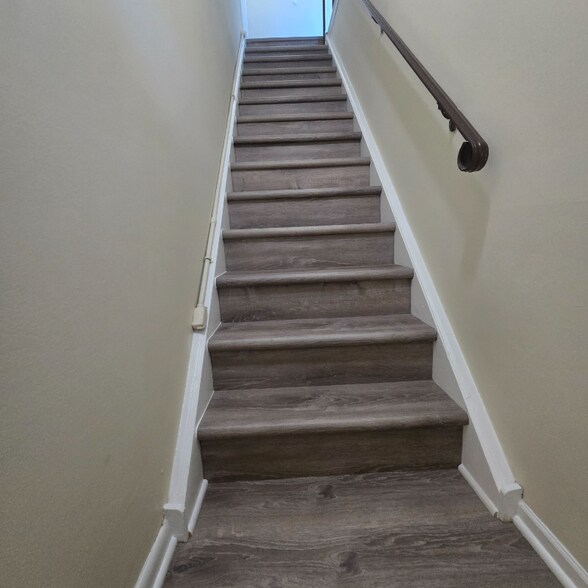 Building Photo - 589 Wrensong Rd