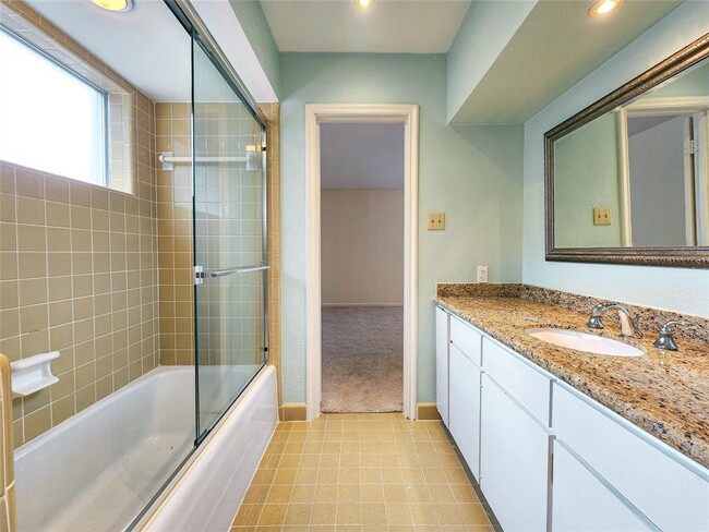 Building Photo - 12 Kings Row