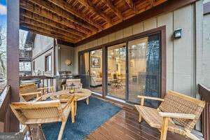 Building Photo - 2501 Fairway Oaks