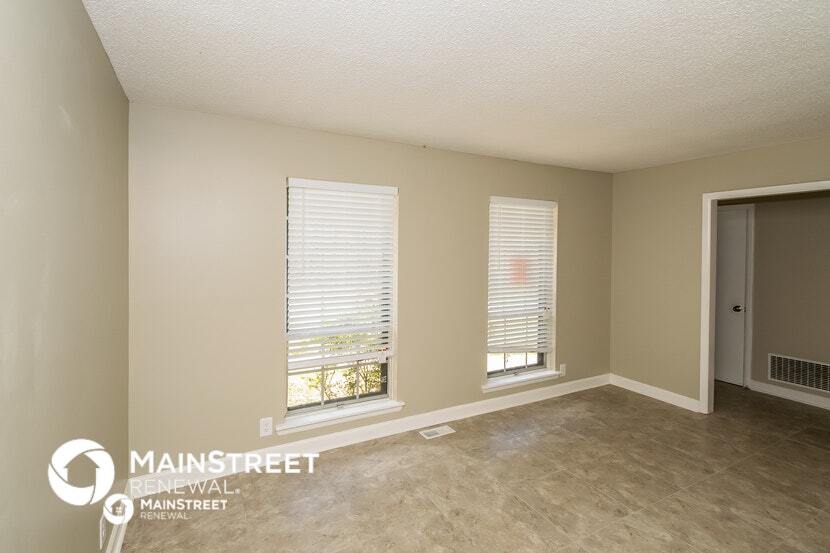 Building Photo - 2109 Pershing Rd