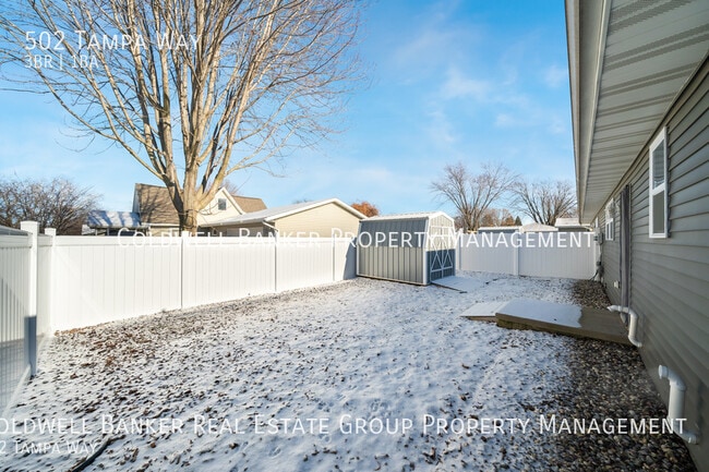 Building Photo - 502 Tampa Way