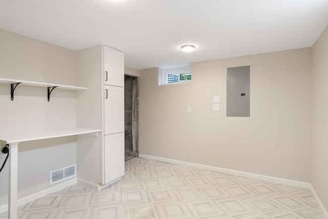 Building Photo - $1,895 | 2 Bedroom, 2 Bathroom House | Pet...