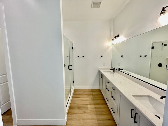 Building Photo - Patio Home in Woodland Estates - Pet Friendly