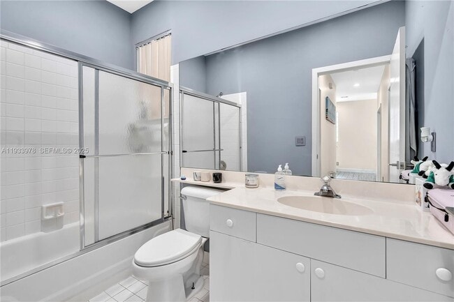 Building Photo - 8520 Vía Romana