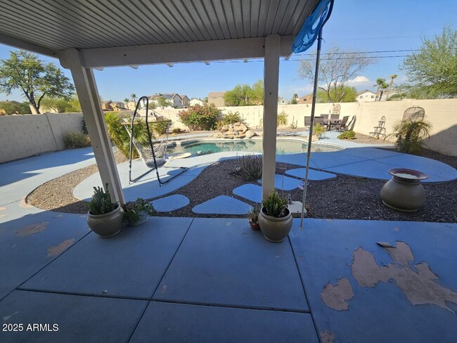 Building Photo - 5910 E Valley View Dr