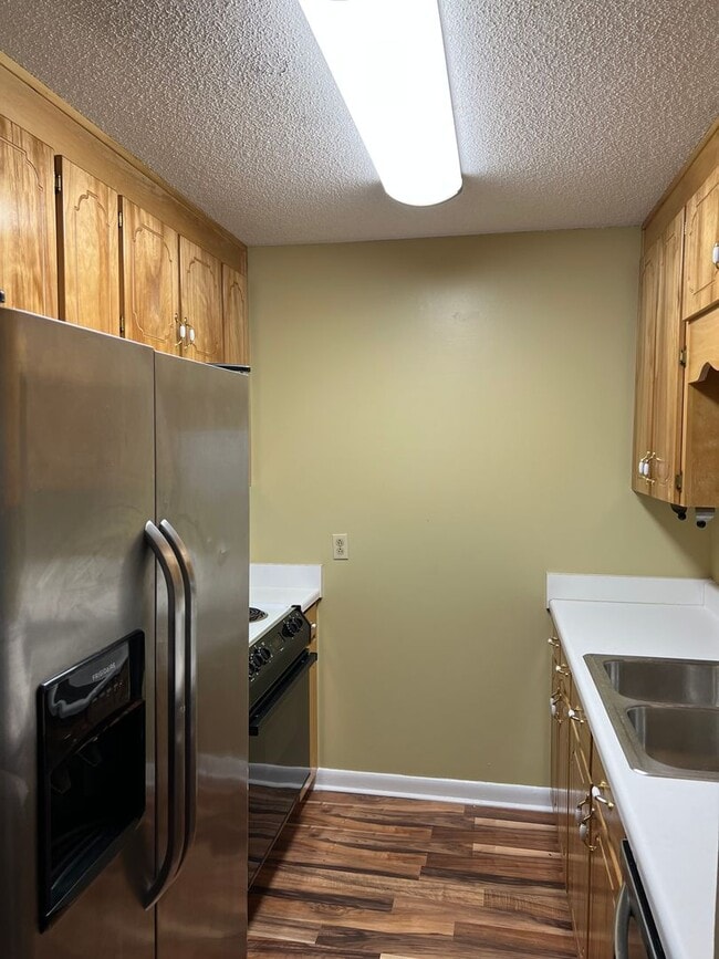Building Photo - 452 Sandy Oak Dr
