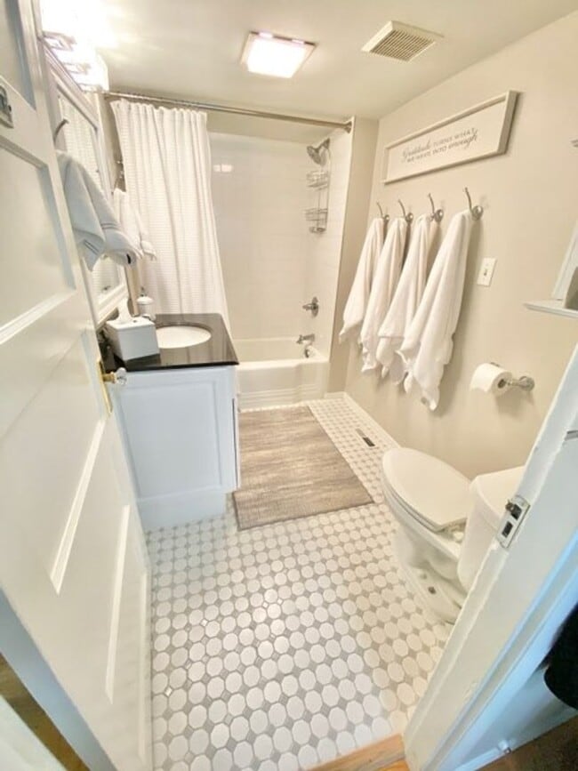 Building Photo - 2Bd/1Ba Issaquah House