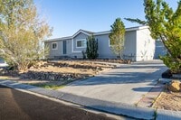 Building Photo - Cozy 3-Bedroom Home with Fully Fenced Back...