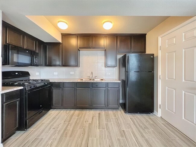 Building Photo - 1721 Arbor Knot Dr