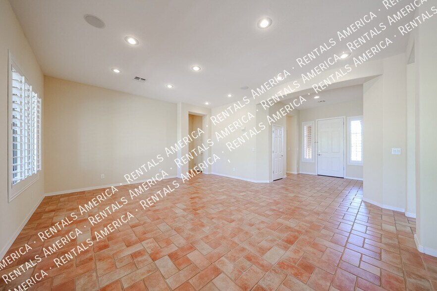 Building Photo - 2348 W River Rock Ct