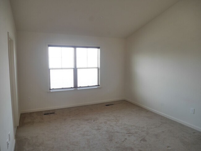 Building Photo - Stunning 3 Bedroom Townhouse Easton, MD