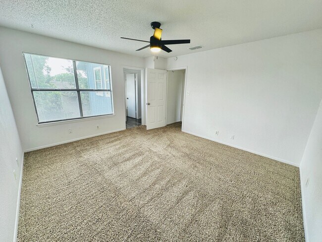 Building Photo - 152 RIDGE