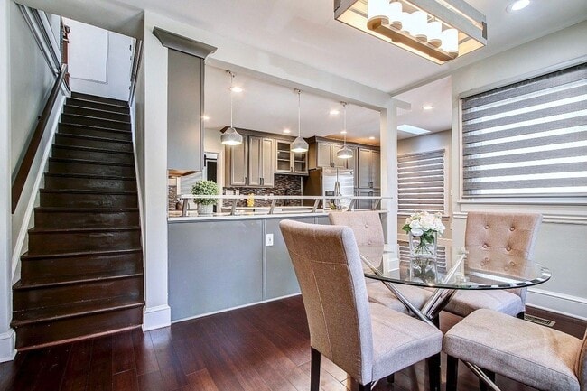 Building Photo - Gorgeous 5 BED + 3.5 Ba in Main House, 1 + 1 in BSMT, 1 + 1 above garage  in the Heart of Downtow...