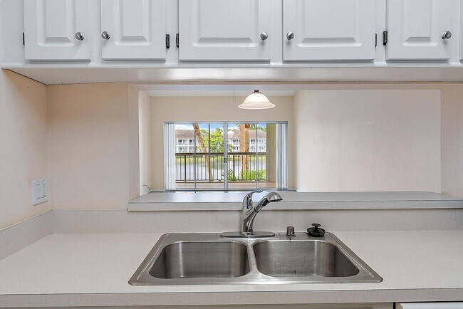Building Photo - 216 Cypress Point Dr