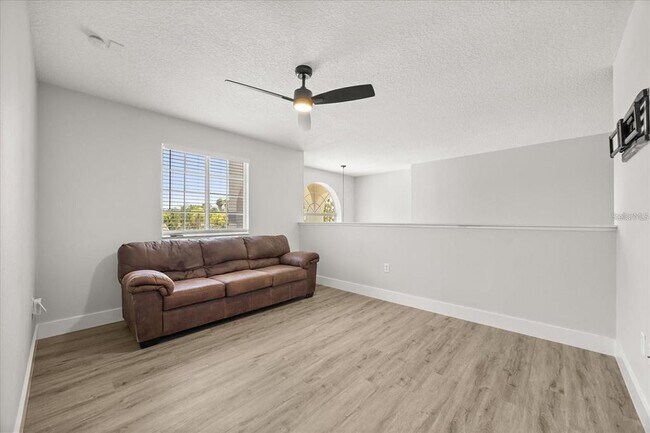 Building Photo - 724 Tahiti Dr