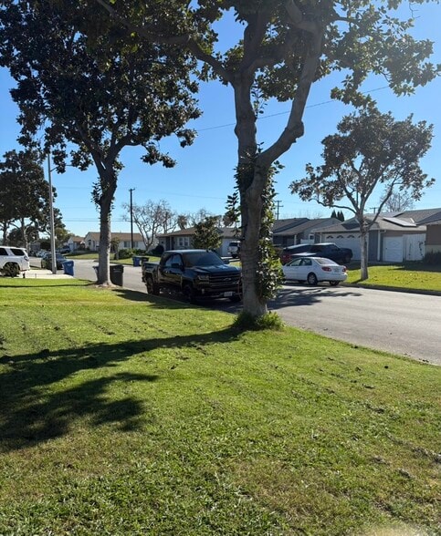 Building Photo - 15023 Hornell St