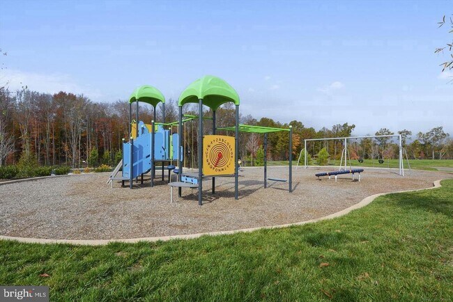 Building Photo - 15998 Greymill Manor Dr