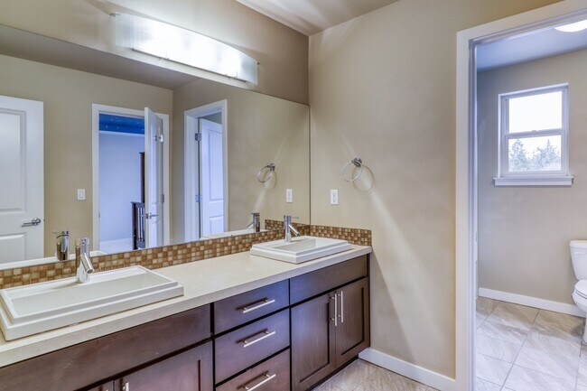 Building Photo - Gorgeous Large Home