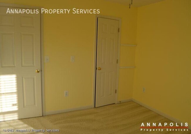 Building Photo - 2701 Thornbrook Ct
