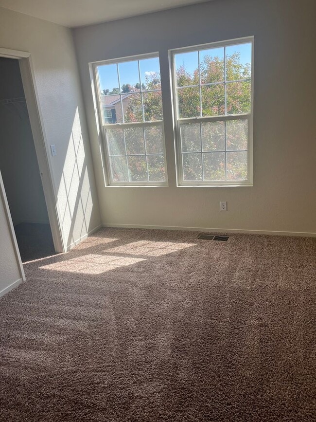 Building Photo - 3 bedroom 2 bath Home in Merced