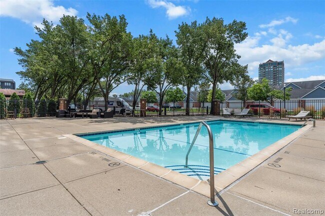 Building Photo - 250 E Harbortown Dr