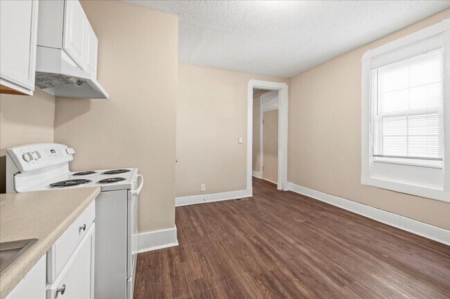 Building Photo - 119-119 N Grant Ave