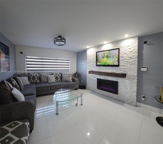 Building Photo - 13958 SW 44th Ln Cir