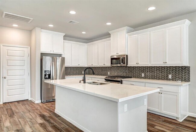 Building Photo - 2604 San Bautista Wy