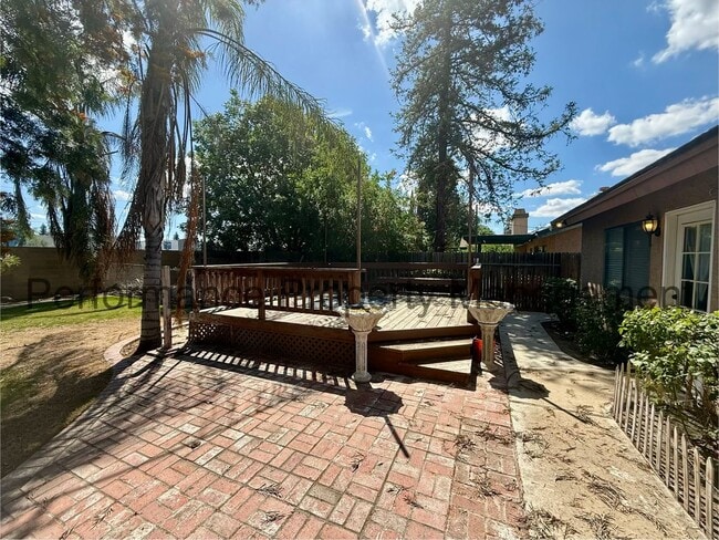 Building Photo - Stunning 3 Bed/2 Bath SW Bakersfield Home w/ RBP & $0 Deposit Option