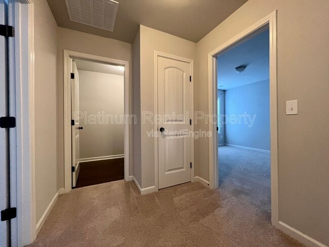 Building Photo - 244 Stonecreek Bnd