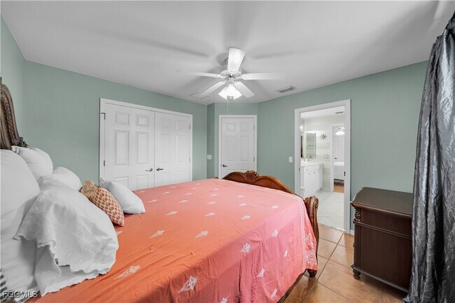 Building Photo - 1811 NE 5th Terrace