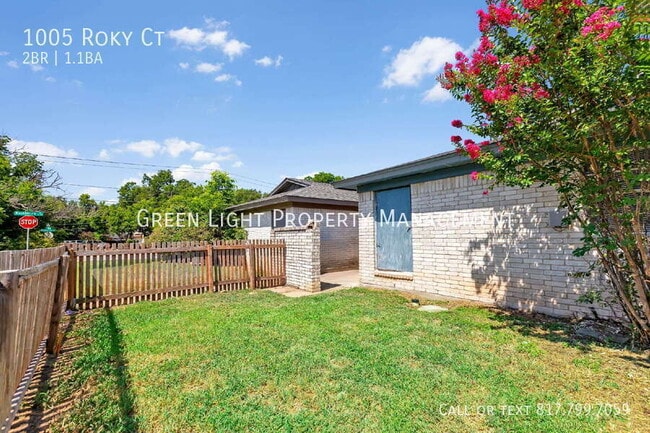 Building Photo - 1005 Roky Ct
