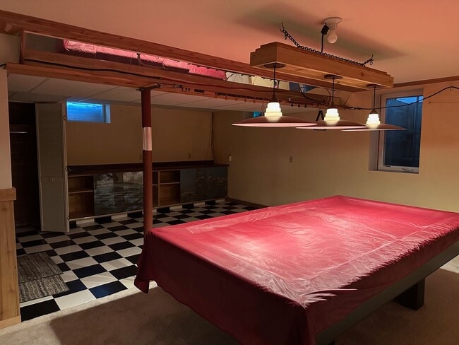 Building Photo - Welcome to this charming 3 bedroom, 3 bathroom home in the desirable Minnetonka. Avail. April 1st...