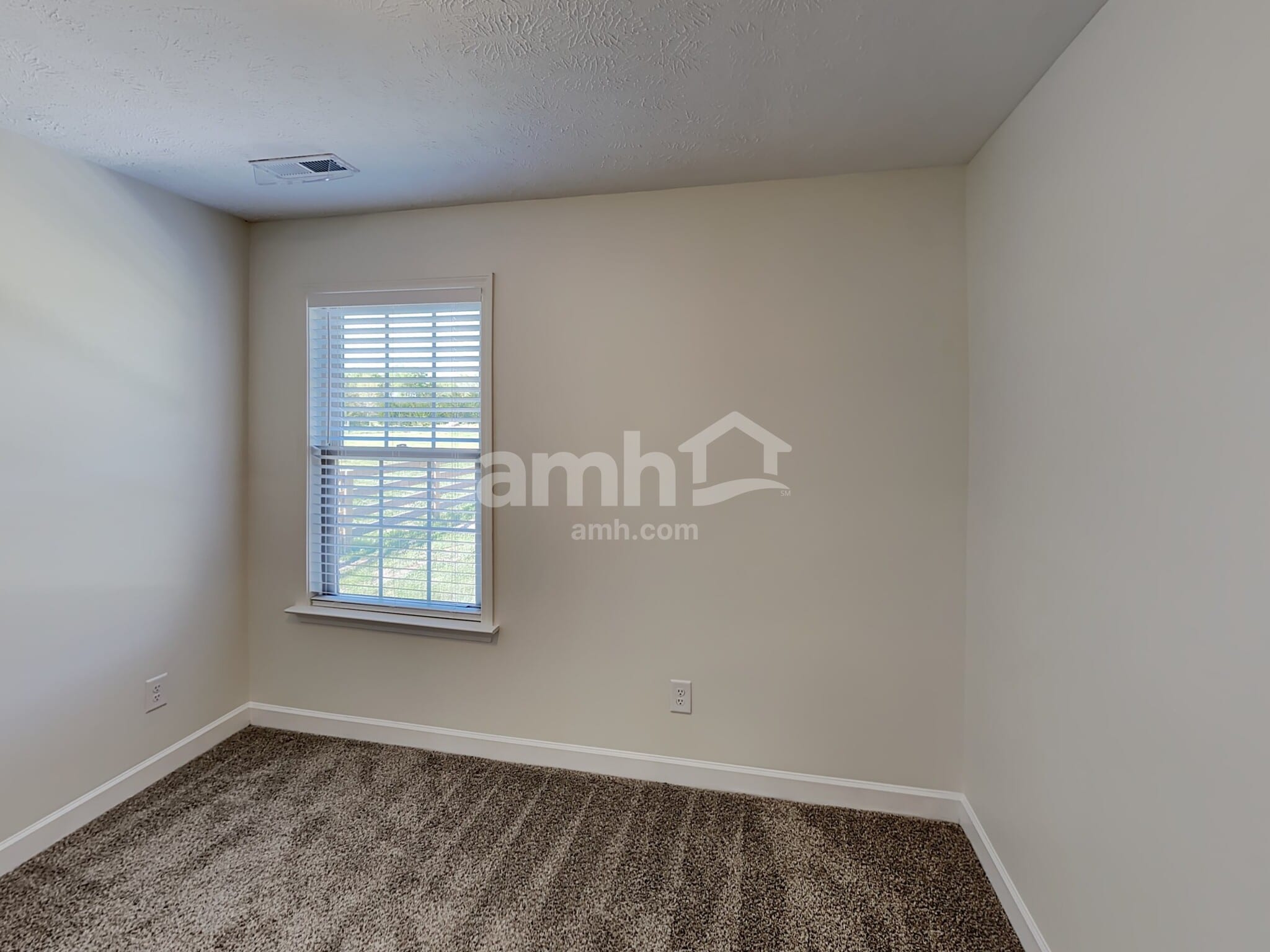 Building Photo - 2913 Dusenburg Dr