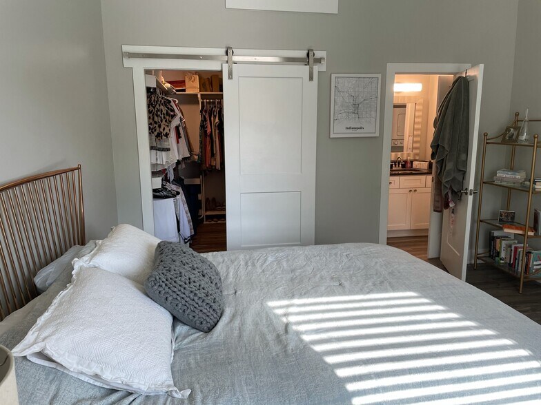 Building Photo - 2334 N Delaware St