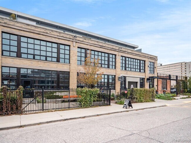 Building Photo - 460 W Canfield St