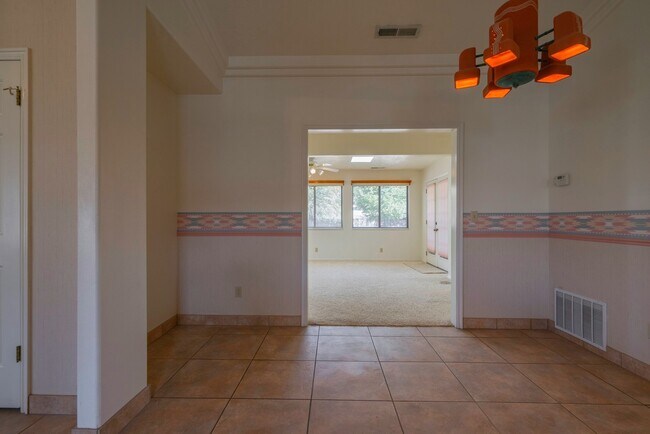 Building Photo - Spacious Stand Alone Home