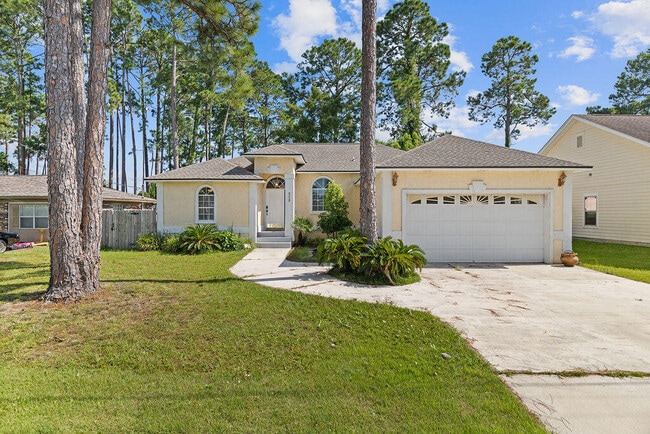 Building Photo - 208 Palm Cir