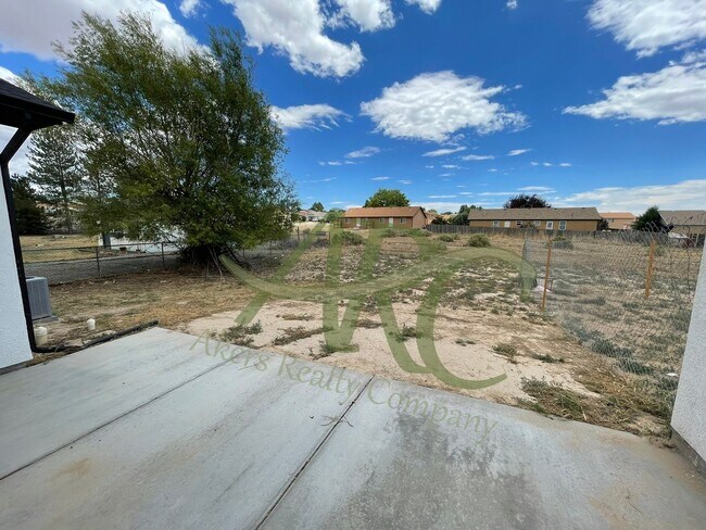 Building Photo - 968-970 S Coral Pl