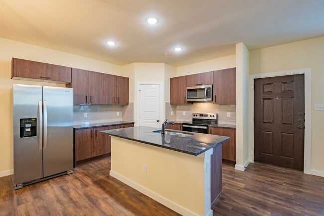 Building Photo - AVAILABLE NOW! GORGEOUS 2 BEDROOM FOUR PLEX LOCATED IN MIDLOTHIAN ISD!