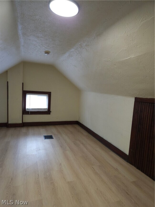 Building Photo - 80 E Ido Ave