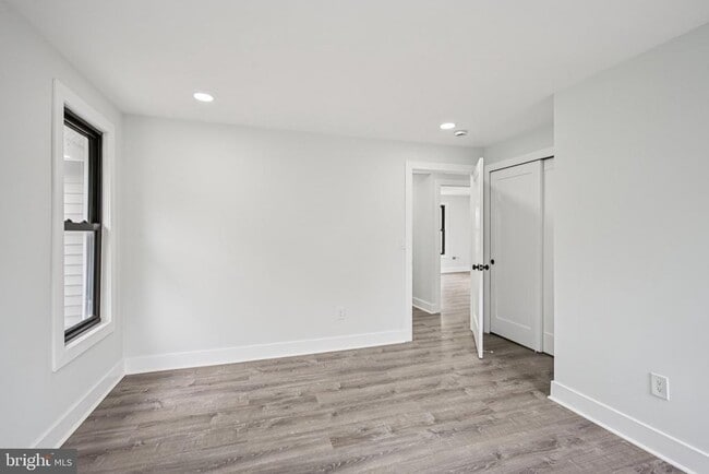 Building Photo - 3547 Finlaw Ave