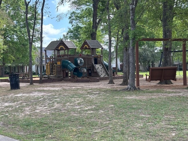 Building Photo - LUXURY LIVING IN THE PRESTIGIOUS PROVENANCE SUBDIVISION